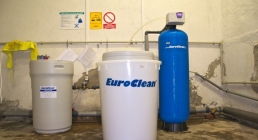 Dávkovač chemií a změkčení vody AquaSoftener