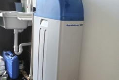Změkčovač vody AquaSoftener 350 v bytové jednotce